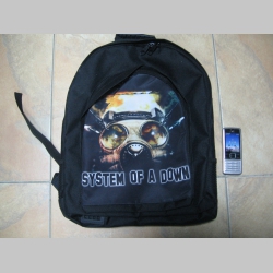 System of a Down ruksak čierny, 100% polyester. Rozmery: Výška 42 cm, šírka 34 cm, hĺbka až 22 cm pri plnom obsahu